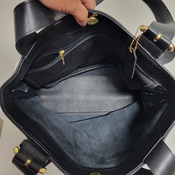 Vintage Coach Lafayette Leather Shoulder Bag #4140. - Picture 12 of 17